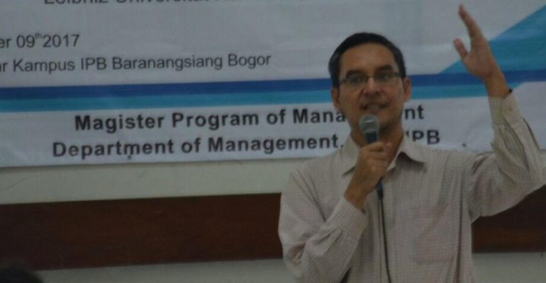 ketua-dept-manajemen-ipb-mukhamad-najib-menyampaikan-sambutan